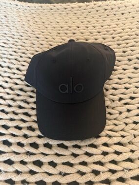Alo Yoga Performance Off-Duty Cap - Black/Black